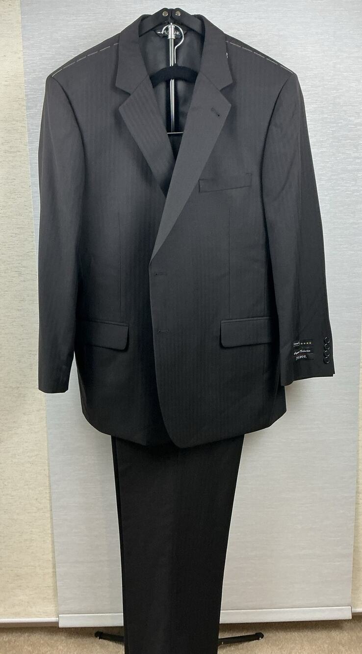 NWT Jos A Bank Signature Suit 48R 43W Charcoal Gray Pinstripe 100% Wool Unhemmed